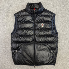 Load image into Gallery viewer, Moncler Aube Gilet Dark Navy Size 1
