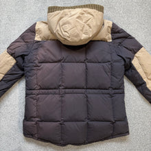 Load image into Gallery viewer, Moncler Beaumont Beige &amp; Navy Size 5
