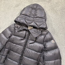 Load image into Gallery viewer, Women’s Moncler Suyen Dark Grey Size 5
