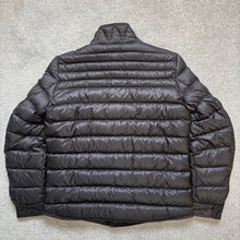 Load image into Gallery viewer, Moncler Forbin Black Size 4
