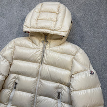 Load image into Gallery viewer, Moncler Alberic Cream Size 4
