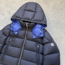 Load image into Gallery viewer, Moncler Poirier Navy Size 3
