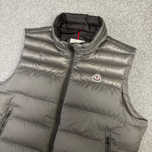 Load image into Gallery viewer, Moncler Dupres Gilet Grey Size 7

