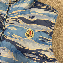 Load image into Gallery viewer, Moncler Patrick Camo Blue Size 2
