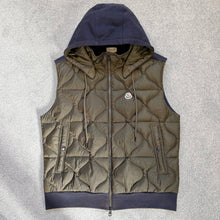 Load image into Gallery viewer, Moncler Maglia Gilet Khaki &amp; Navy Size Large
