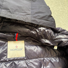 Load image into Gallery viewer, Moncler Lozere Navy Size 6
