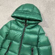 Load image into Gallery viewer, Women’s Moncler Seritte Green Size 1
