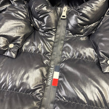 Load image into Gallery viewer, Moncler Cuvellier Black Size 2
