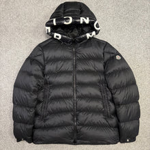 Load image into Gallery viewer, Moncler Salzman Black Size 6
