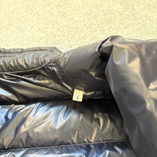 Load image into Gallery viewer, Moncler Gui Gilet Navy Size 5
