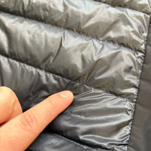 Load image into Gallery viewer, Moncler Hers Navy Size 3
