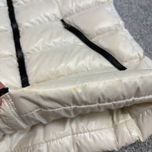Load image into Gallery viewer, Moncler Bady White Age 14
