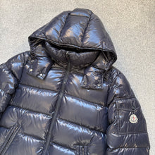 Load image into Gallery viewer, Moncler Maya Navy Size 2
