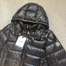 Load image into Gallery viewer, Moncler Cuvellier Black Size 3
