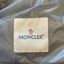 Load image into Gallery viewer, Moncler Gui Gilet Grey Size 3
