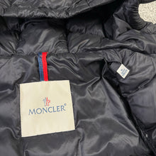 Load image into Gallery viewer, Moncler Rook Black Age 6
