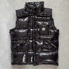 Load image into Gallery viewer, Moncler Karakorum Black Size 1
