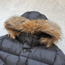 Load image into Gallery viewer, Moncler Cluny Black Size 5
