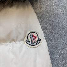 Load image into Gallery viewer, Women’s Moncler Aphrotiti White Size 2
