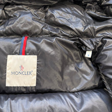 Load image into Gallery viewer, Women’s Moncler Seritte Black Size 3
