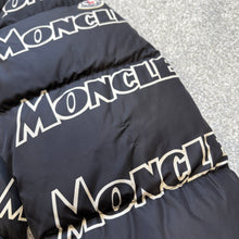 Load image into Gallery viewer, Moncler Faiveley Black Size 3
