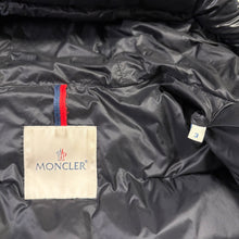 Load image into Gallery viewer, Moncler Salzman Black Size 3
