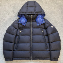 Load image into Gallery viewer, Moncler Poirier Navy Size 3
