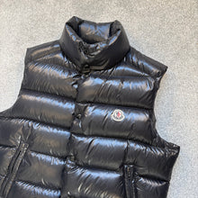 Load image into Gallery viewer, Moncler Tib Gilet Black Size 3
