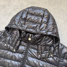 Load image into Gallery viewer, Moncler Lauros Black Size 4
