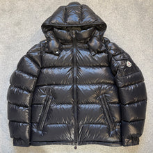 Load image into Gallery viewer, Moncler Maya Black Size 3
