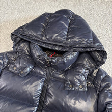 Load image into Gallery viewer, Moncler Maya Navy Size 4

