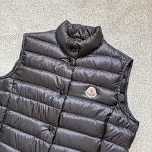 Load image into Gallery viewer, Women’s Moncler Liane Gilet Black Size 2
