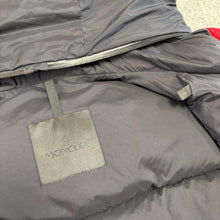 Load image into Gallery viewer, Moncler Luberon Gilet Black Size 1
