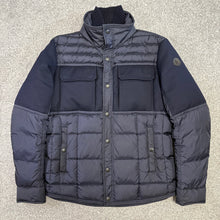 Load image into Gallery viewer, Moncler Albi Navy Size 3

