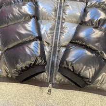 Load image into Gallery viewer, Moncler Harry Black &amp; Grey Size 4

