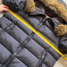 Load image into Gallery viewer, Moncler Byron Navy Size 3
