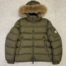 Load image into Gallery viewer, Moncler Marque Khaki Size 2
