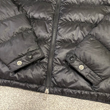 Load image into Gallery viewer, Moncler Lambot Black Size 4
