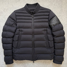 Load image into Gallery viewer, Moncler Arree Black Size 3
