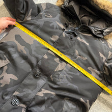 Load image into Gallery viewer, Canada Goose Chateau Parka Black Camo Size Medium
