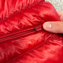 Load image into Gallery viewer, Moncler Gui Gilet Red Size 6

