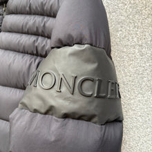 Load image into Gallery viewer, Moncler Arree Black Size 3
