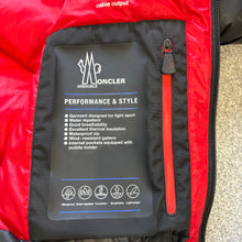 Load image into Gallery viewer, Moncler Grenoble Hintertux Black Size 6
