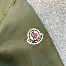 Load image into Gallery viewer, Moncler Graf Reversible Khaki &amp; Navy Camo Size 3

