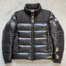 Load image into Gallery viewer, Moncler Bruel Black Size 3
