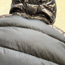 Load image into Gallery viewer, Moncler Chevalier Navy Size 0
