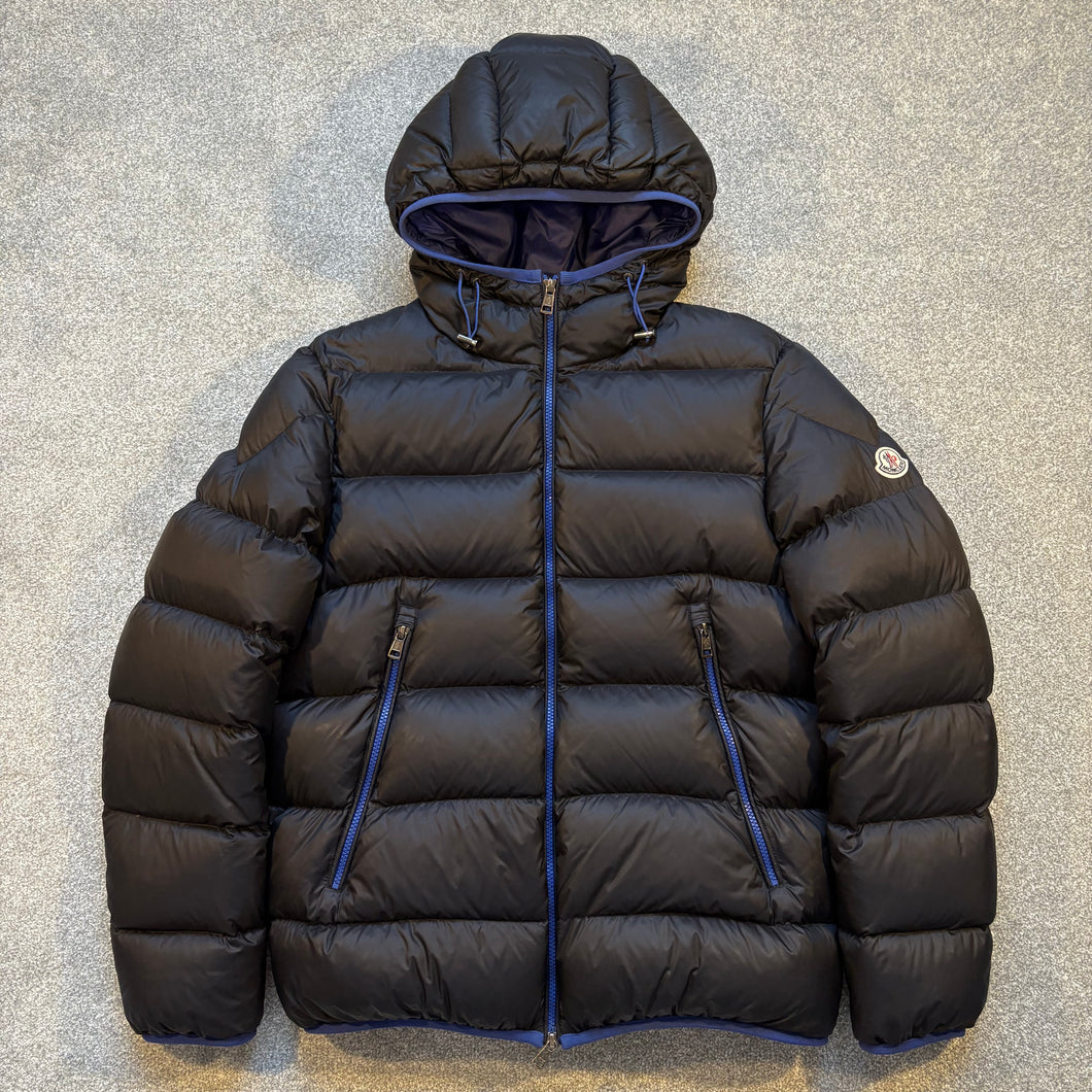 Moncler Chauvon Dark Navy Size 4