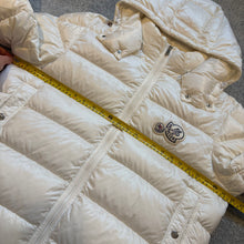 Load image into Gallery viewer, Moncler Bramant White Size 6
