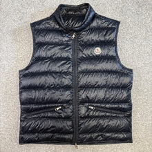 Load image into Gallery viewer, Moncler Gui Gilet Navy Size 4
