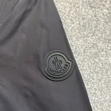 Load image into Gallery viewer, Moncler Cassis Black Size 1
